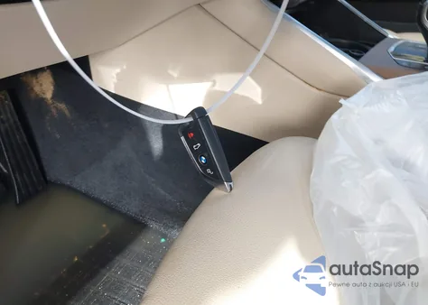 2021 BMW 330I xDrive z USA, uszkodzony, nr VIN 3MW5R7J07M8B73896